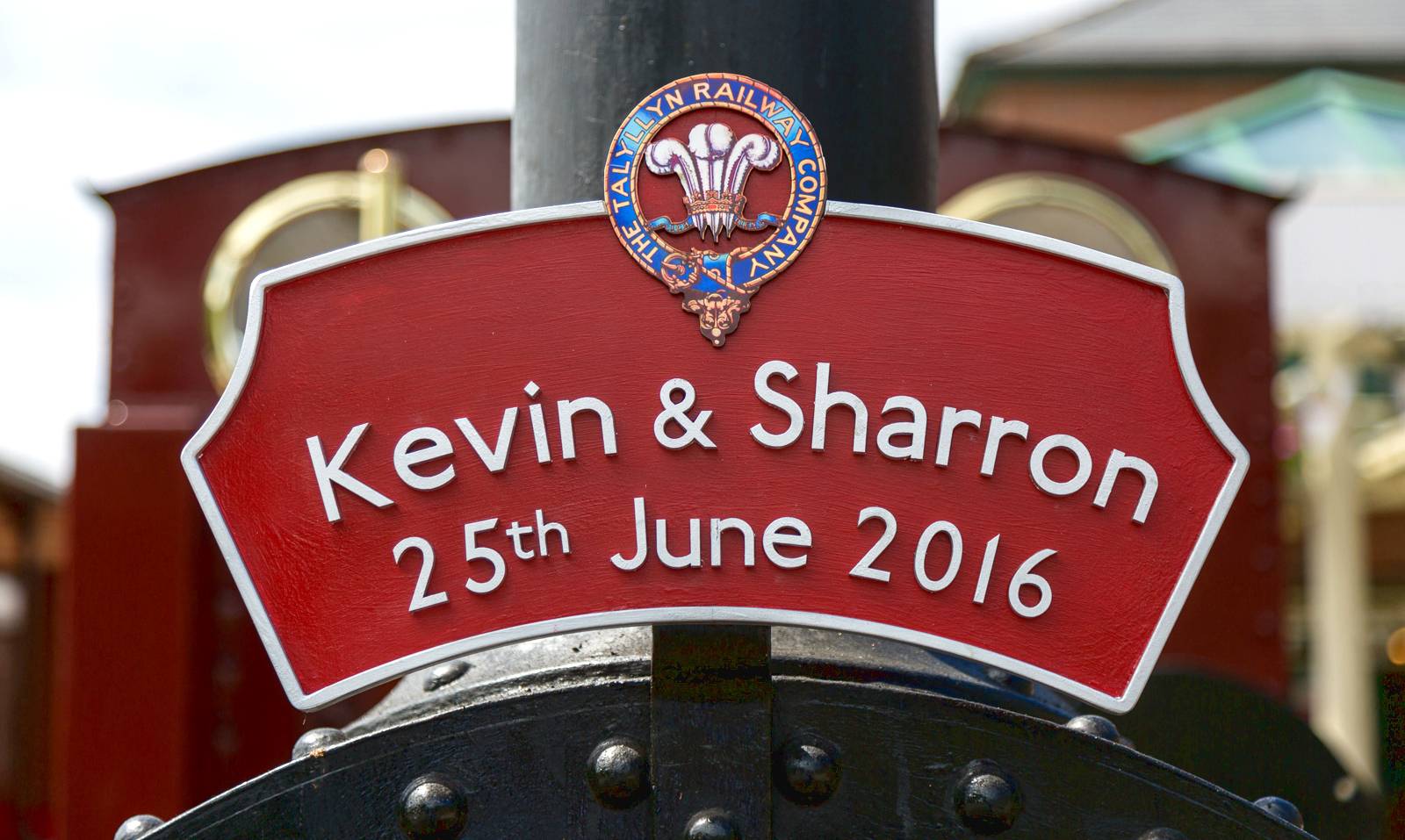 A train headboard showing the names Kevin & Sharron