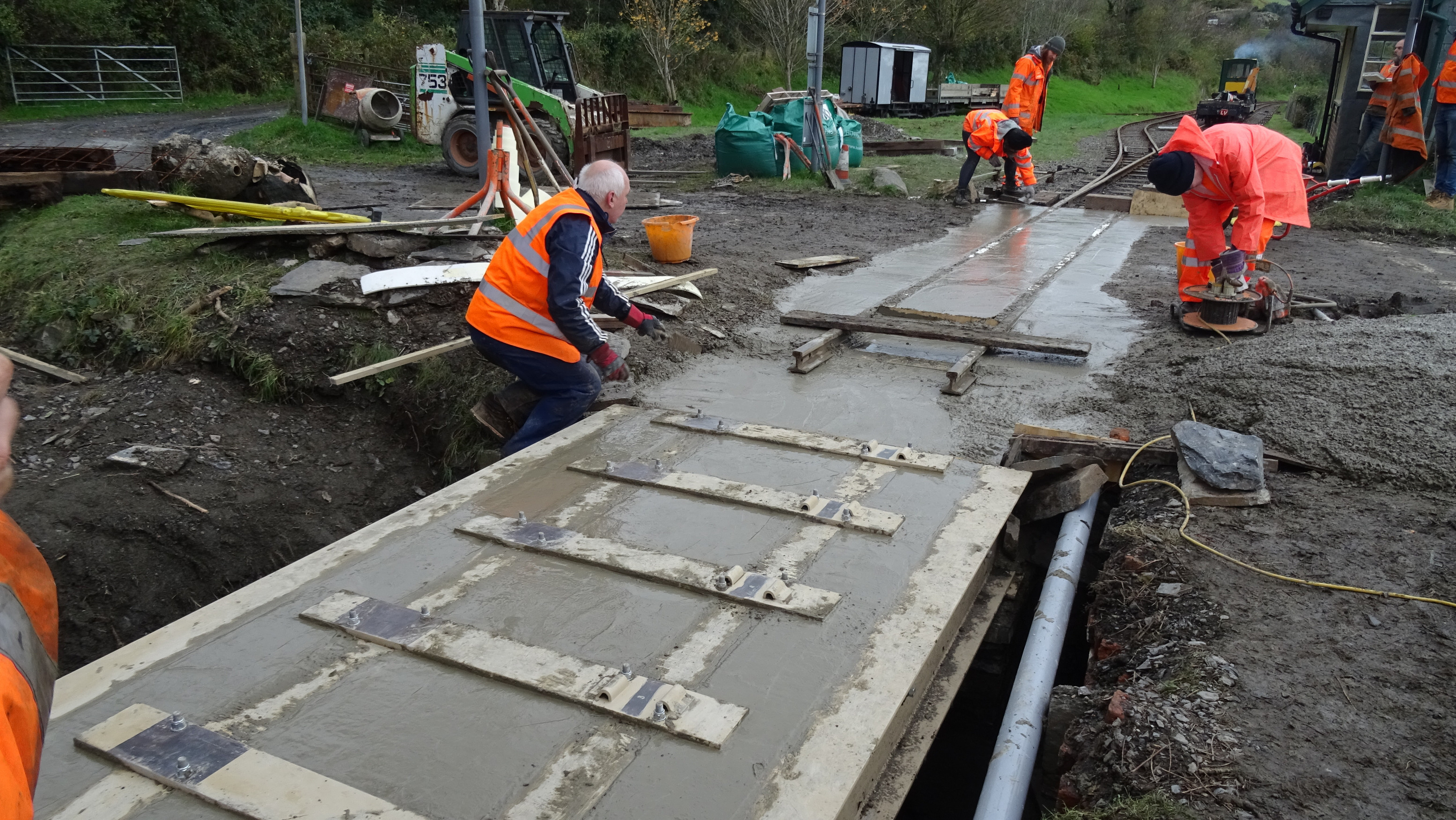 Concreting Brynglas underbridge