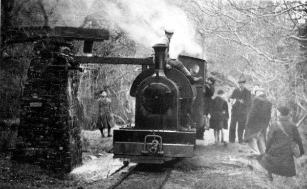 No.4 ‘Edward Thomas’ takes water at the original watering point at Ty Dŵr in 1952 before it was demolished.